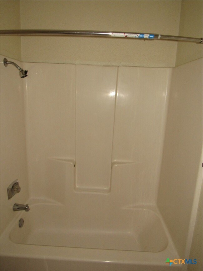 Building Photo - 2603 Bermuda Dr