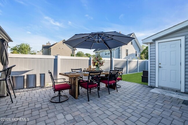 Building Photo - 243 Overbrook Ave