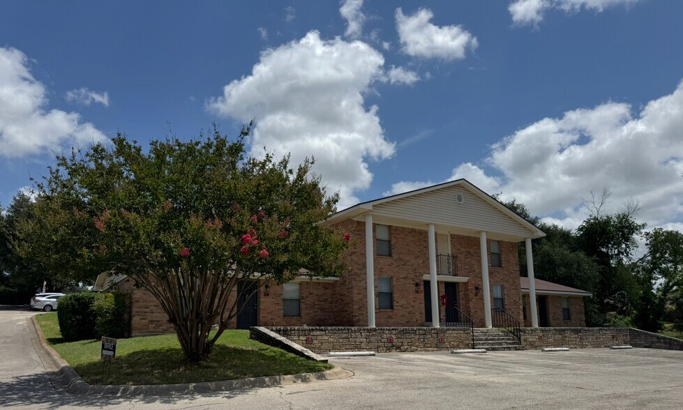 Primary Photo - Hunnington Townhomes