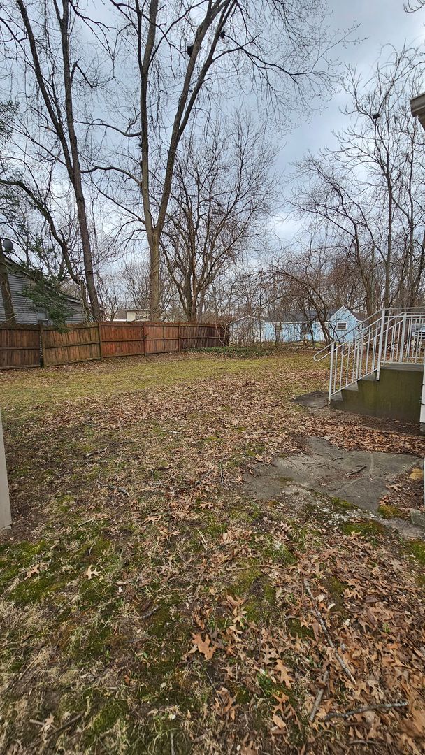 Building Photo - UPDATED BEAUTIFUL 3 BEDROOM/2 BATH