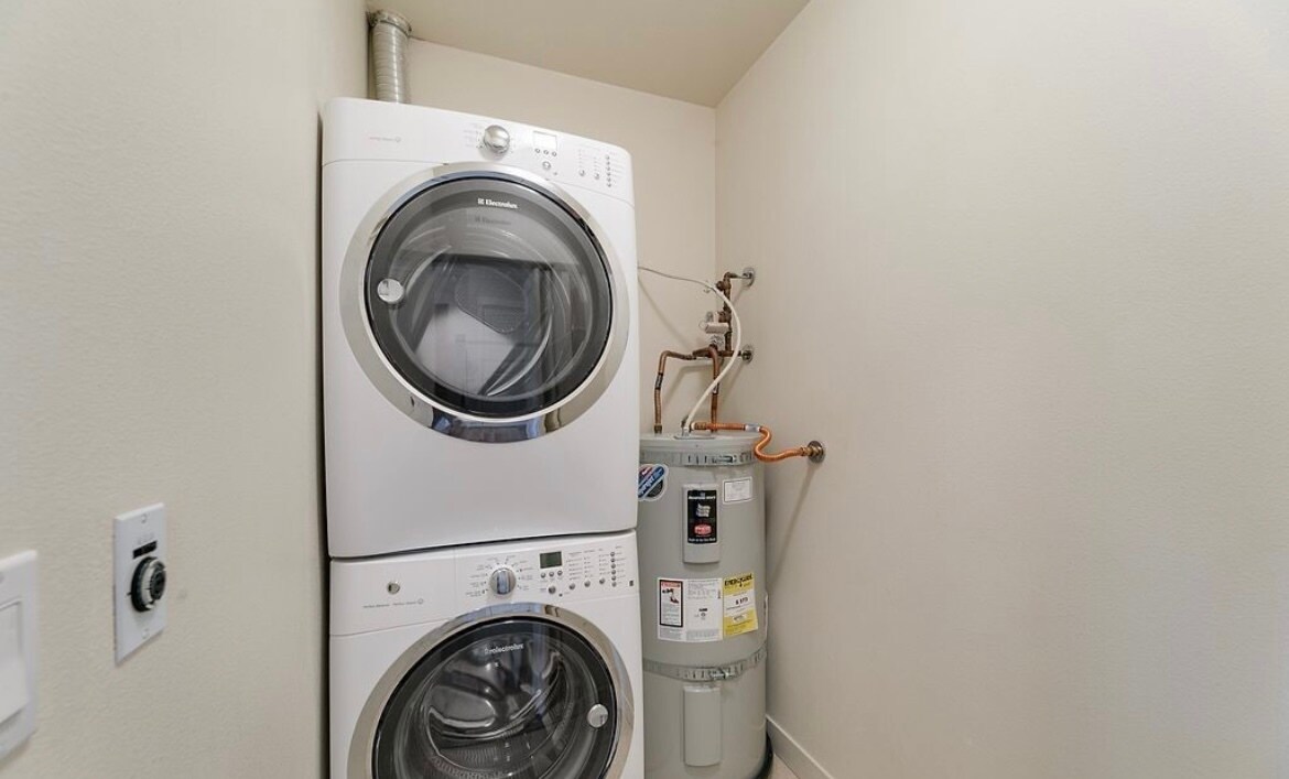 Full in unit laundry and storage - 1545 NW 57th St