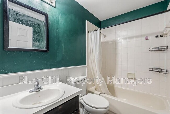 Building Photo - 2229 Hannah Ln