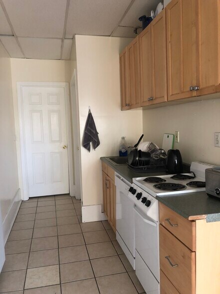 Primary Photo - 903 Beacon St