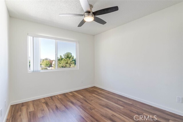 Building Photo - 909 E Chevy Chase Dr