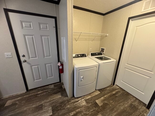 Building Photo - 212 Maple