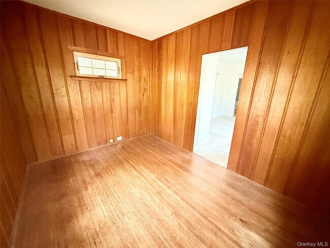 Building Photo - 34 Maple Ave