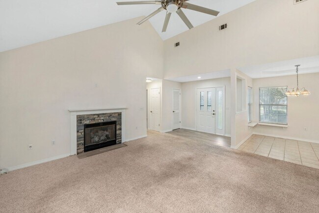 Building Photo - Updated 3BR in Bluewater Bay!!