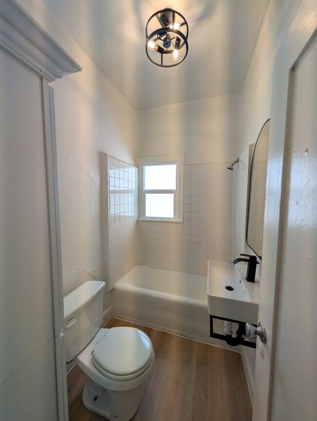 Building Photo - 427 Coronado Ter