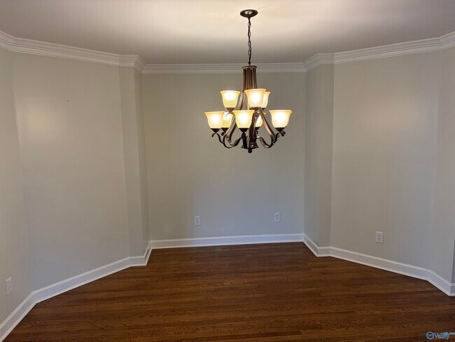 Building Photo - 304 Bellingrath Dr SW