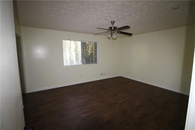 Building Photo - 5292 Bells Ferry Rd