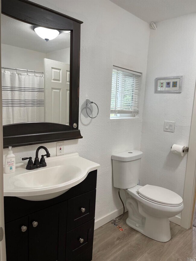 Building Photo - 5168 State Hwy 20