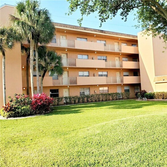 Primary Photo - 3110 N Pine Island Rd