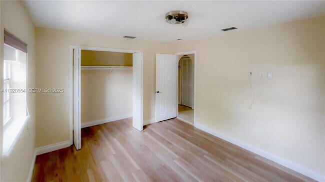 Building Photo - 6384 SW 31st St