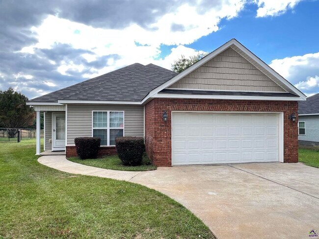 Building Photo - 114 Shasta Dr