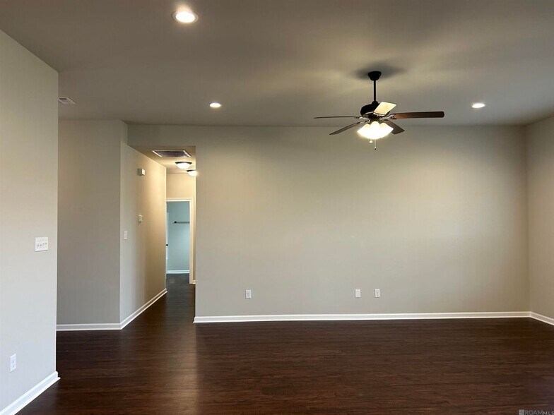 Building Photo - 24280 Cliftmere Ave