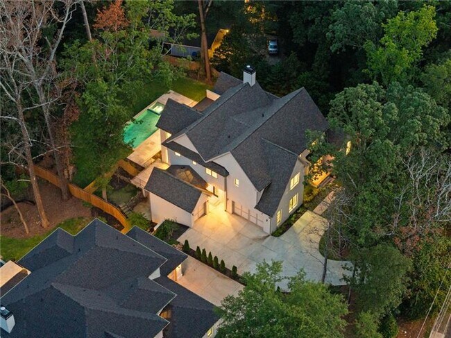 Building Photo - 1074 Moores Mill Rd NW