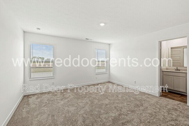 Building Photo - 2956 Grand Rdg Dr
