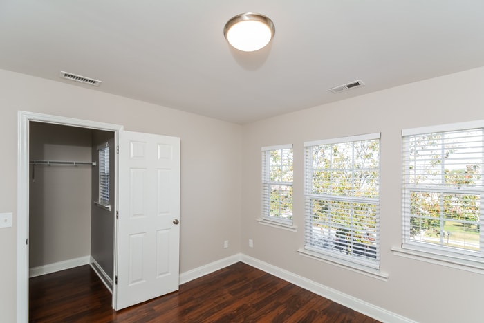 Building Photo - 8879 Elizabeth Dr