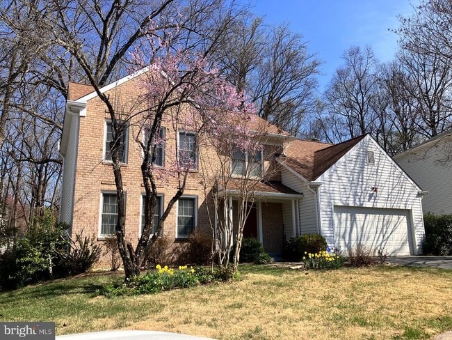 Building Photo - 2220 Blue Valley Dr
