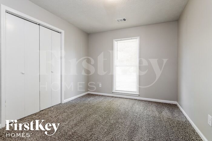 Building Photo - 64 Blanc Way