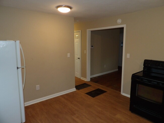 Building Photo - 146 Allnutt Dr