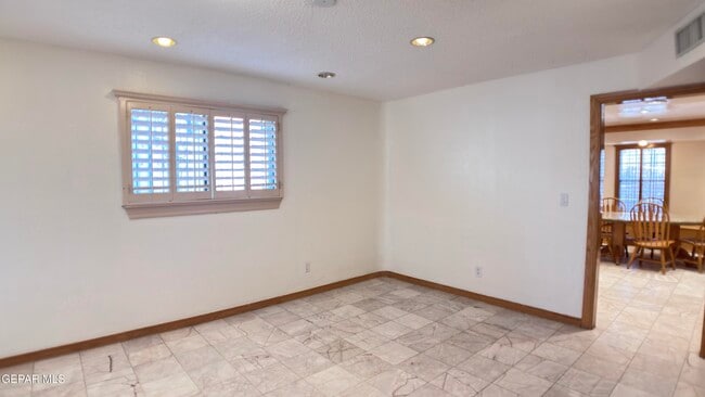 Building Photo - 4719 Frankfort Ave