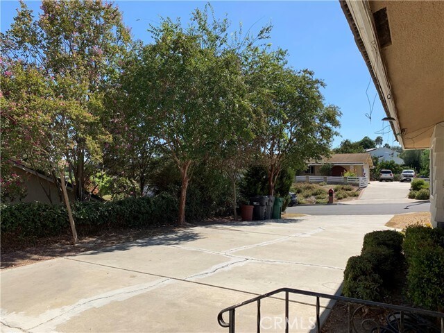 Building Photo - 12945 Hillcrest Dr