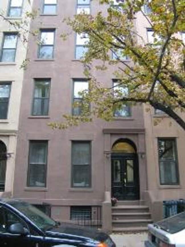 Building Photo - 661 Carroll St