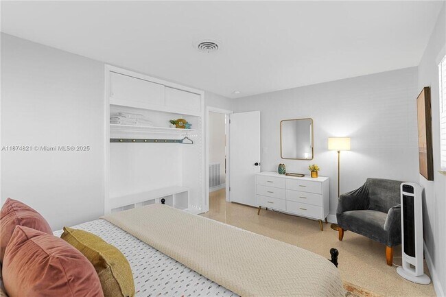 Building Photo - 1116 SE 13th Ct