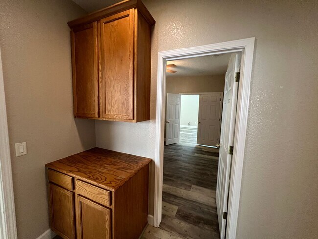 Building Photo - 4-bedroom single story in Sylvan School Di...