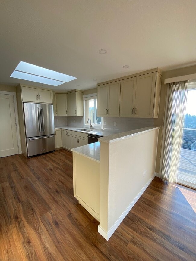 Building Photo - Modern 4-Bedroom Home with Panoramic Water & Mountain Views