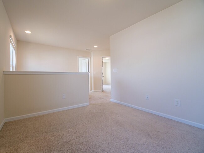 Building Photo - 1089 Wallace Lake Rd