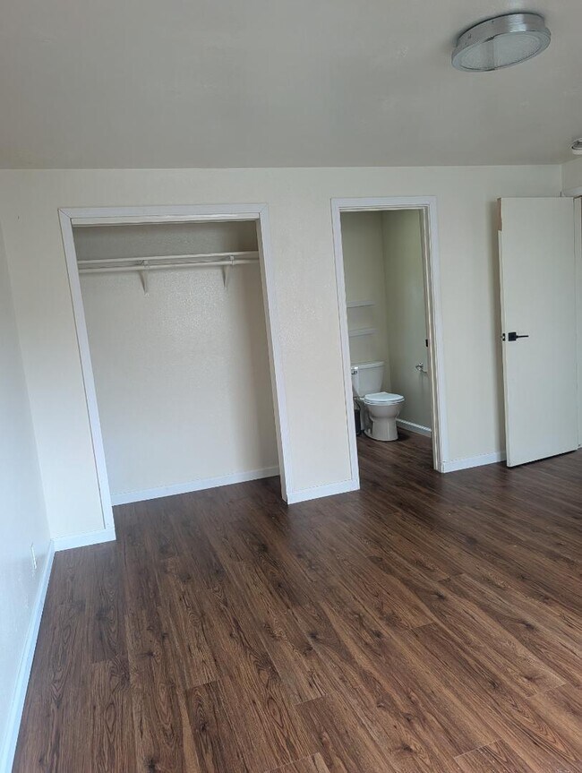 Building Photo - 1060 Coach Way McKinleyville - Coach Way Unit A