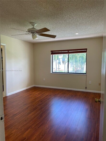 Building Photo - 1301 SW 124th Ct