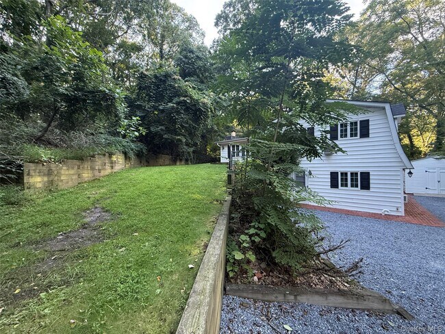 Building Photo - 70 Rinaldo Rd