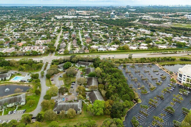 Building Photo - 2001 Sabal Ridge Ct