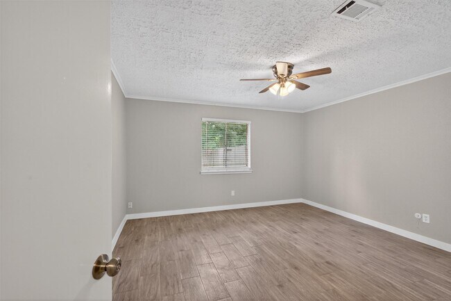 Building Photo - 9510 Landry Blvd