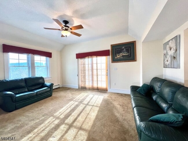 Building Photo - 24 Sycamore St