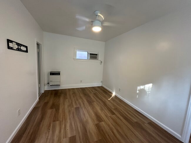Living room - 1123 Laveta Terrace