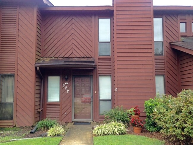 Building Photo - 322 Rock Knoll Dr
