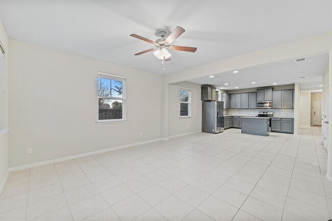 Building Photo - 313 Michaelis Dr