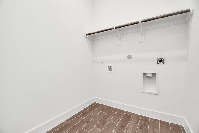 Building Photo - 4911 Perennial Ct