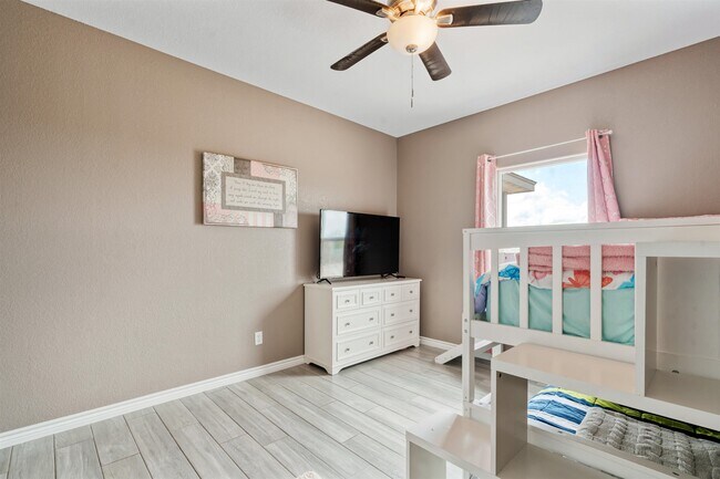 Building Photo - 266 Cielo Grande