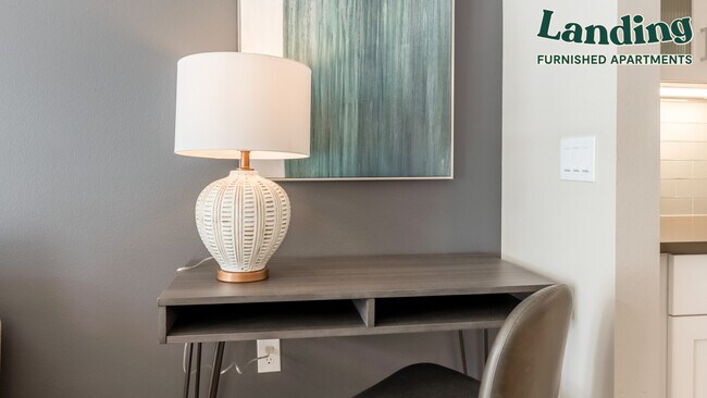 Building Photo - 3300 N Scottsdale Rd