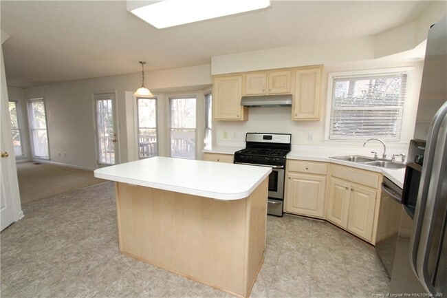 Building Photo - 114 Covewood Ct