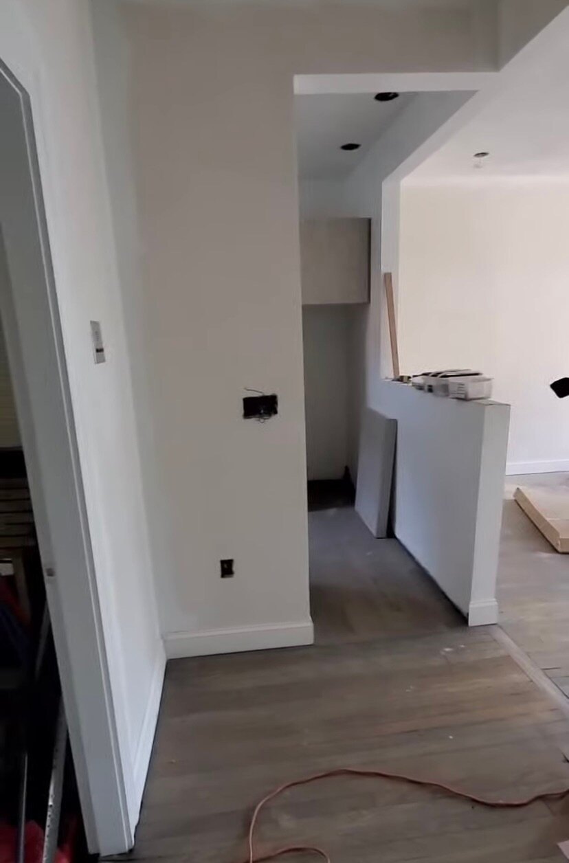 Building Photo - 100 Queensberry St