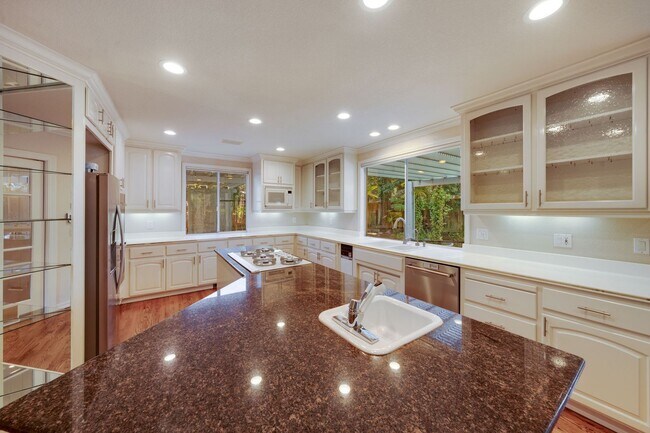 Building Photo - Luxury Custom Home in Folsom with Pool, 3-Car Garage & 4,300+ Sq Ft!