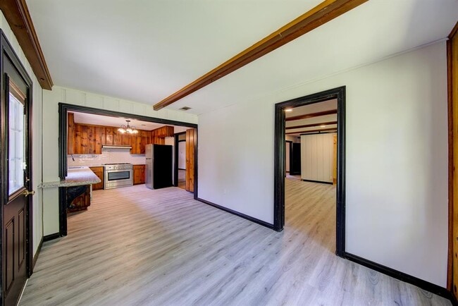 Building Photo - 5233 Brinkman St