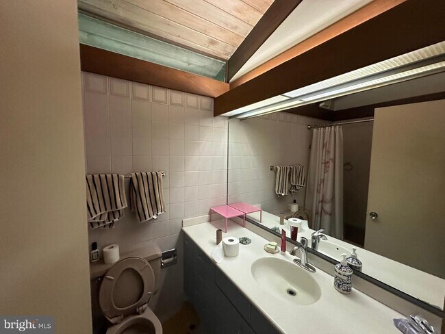 Building Photo - 2556 Vale Ridge Court