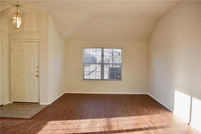 Building Photo - 1000 Salt Creek Trail